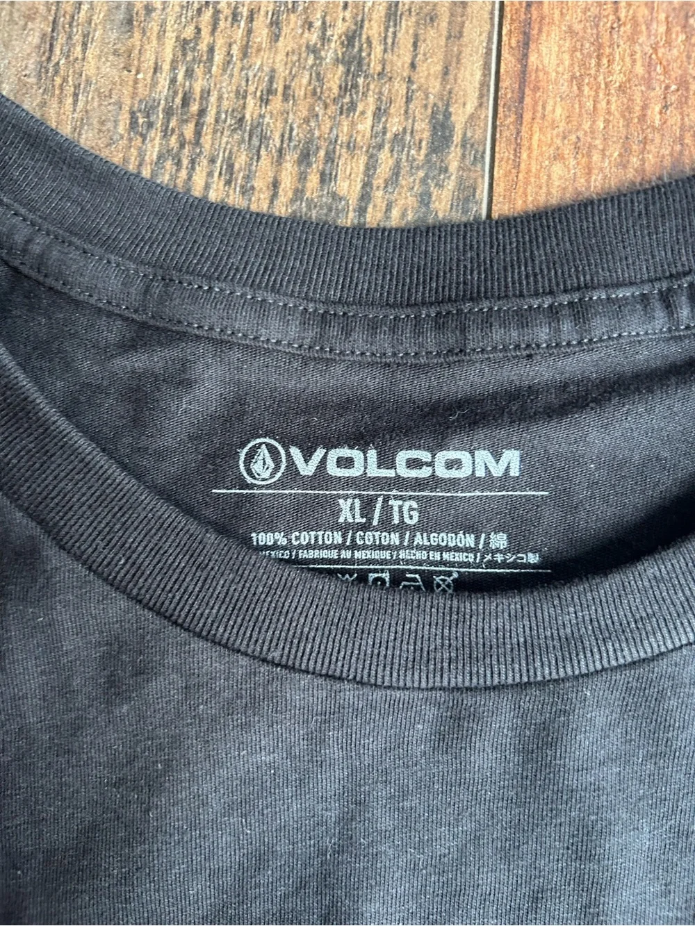 Volcom Black Long-Sleeve Logo Graphic Tee xl